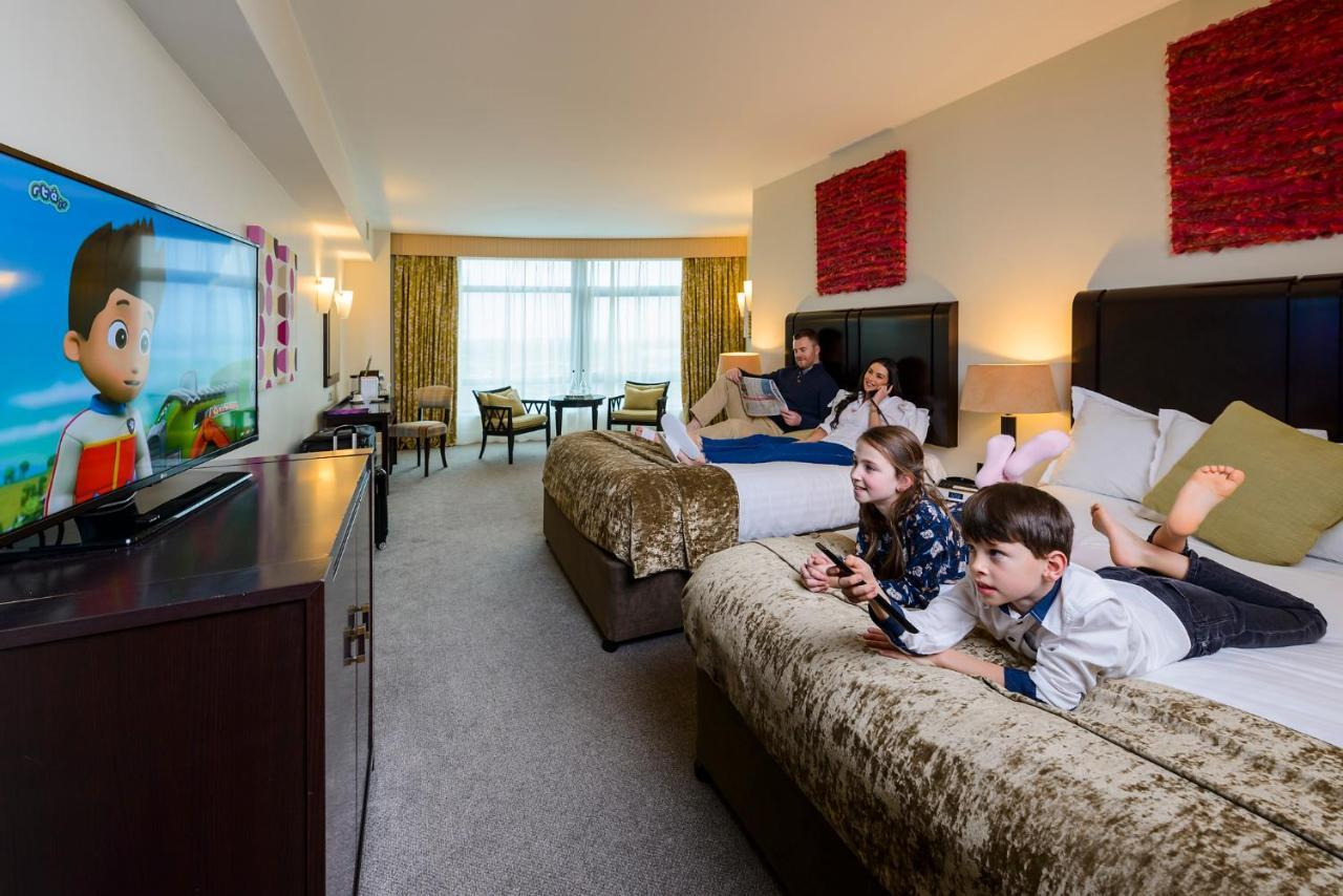 Deluxe Family Room