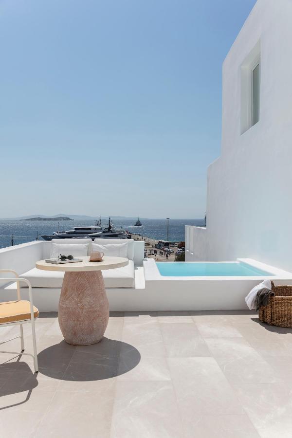Hochzeitssuite mit Whirlpool im Freien und Meerblick