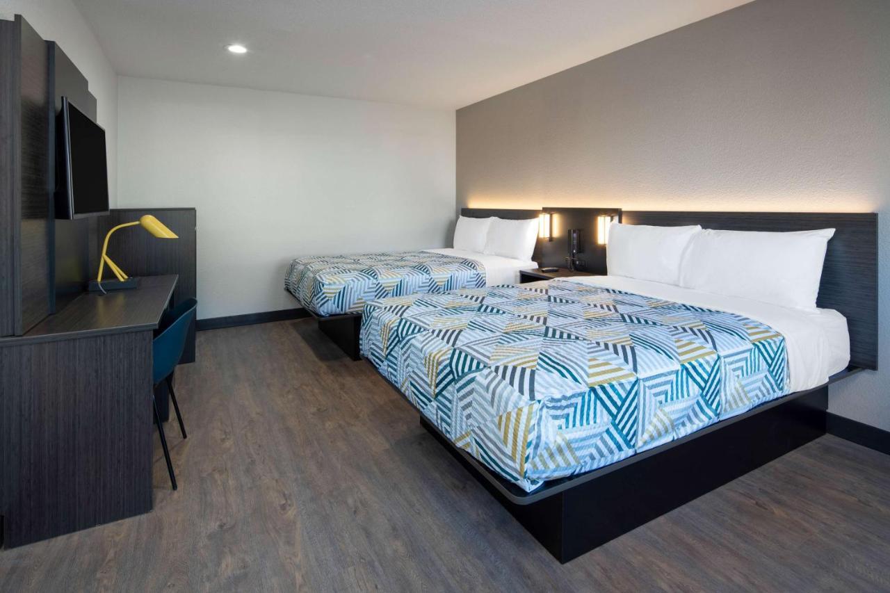 Deluxe Quadruple Room,1083123085:JPEG