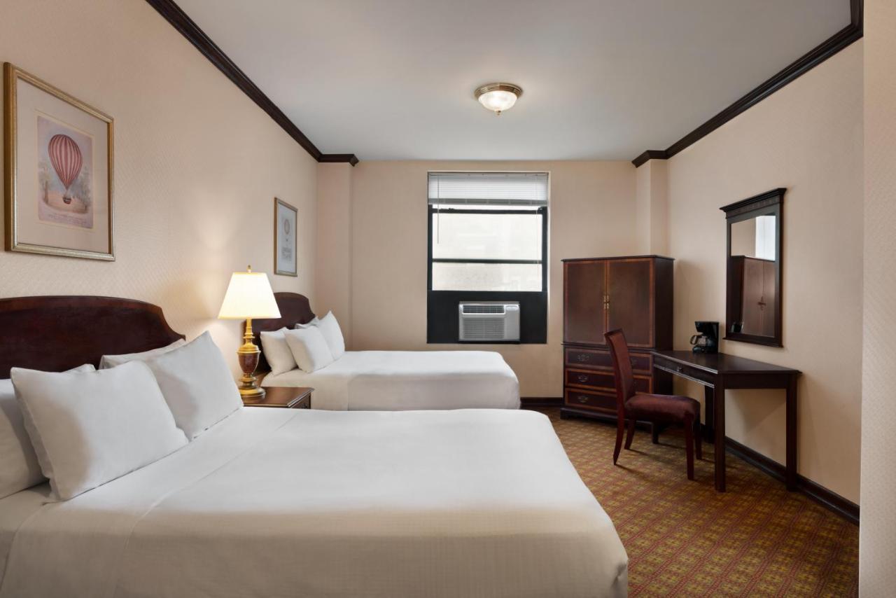 Bronze, 2 Full Beds