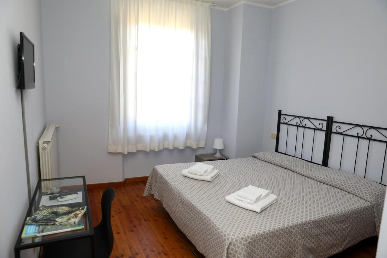 Double or Twin Room,1099096350:JPEG
