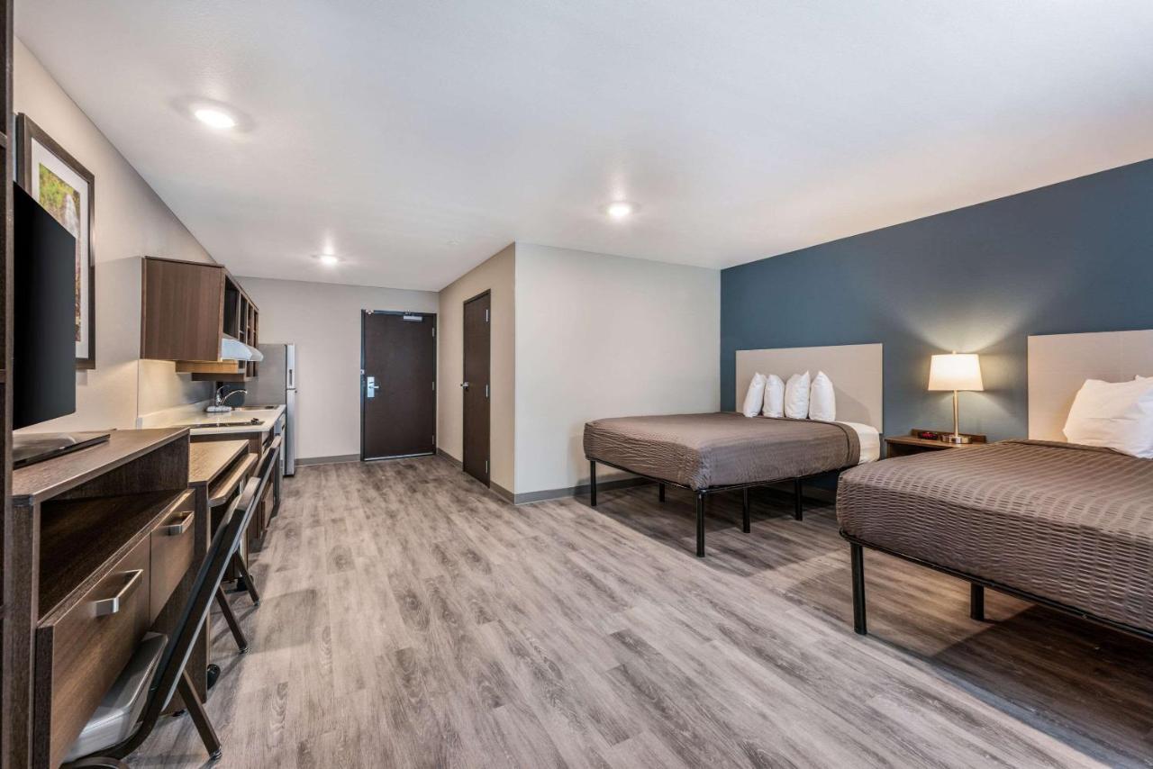 Queen Room with Two Queen Beds - Accessible/Non-Smoking