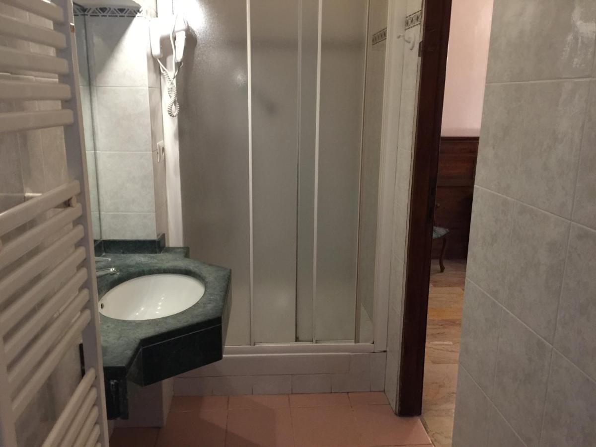 Classic Triple Room,1111779294:JPEG