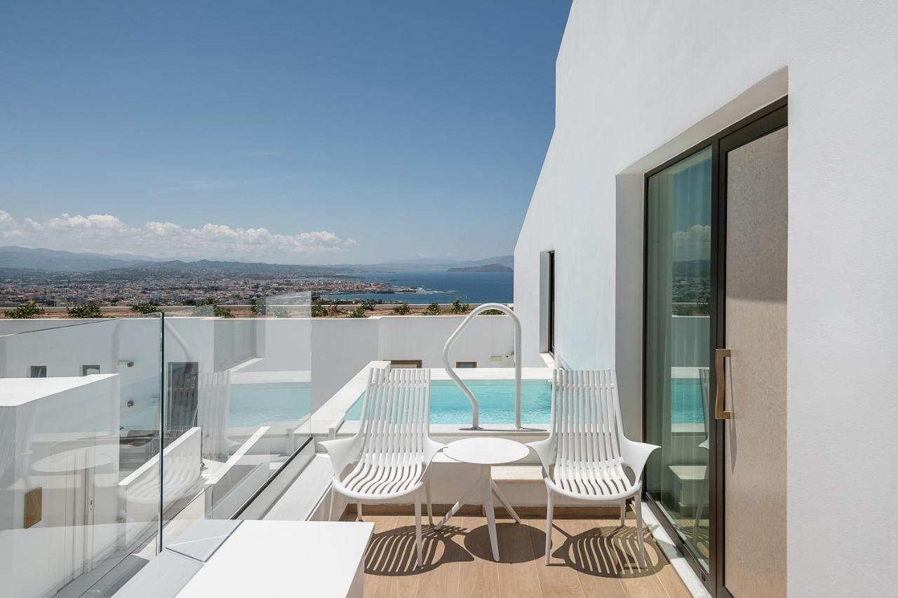Deluxe Suite with Sea View and Private Pool