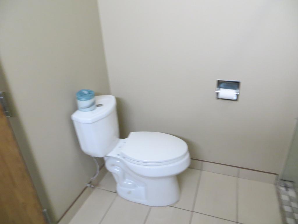 Deluxe King Studio Suite - Non-Smoking