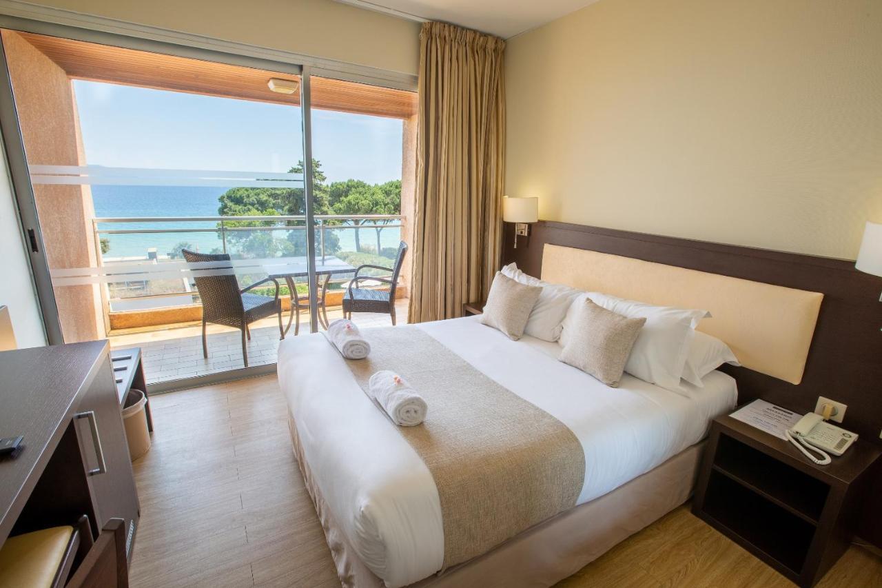 Kleines Standard Doppelzimmer mit Meerblick und Balkon (13 m²)