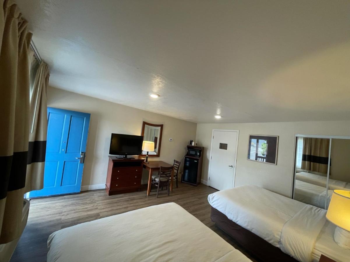 Chambre avec 2 Lits Queen-Size - Accessible aux Personnes à Mobilité Réduite - Non-Fumeurs
