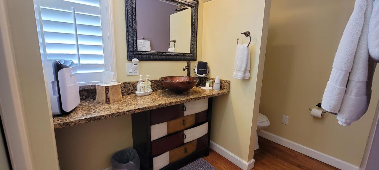 Deluxe King Suite