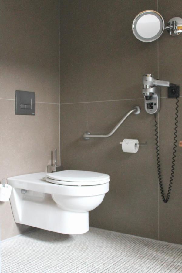 Comfort Room Mobility Accessible,1444743253:JPEG