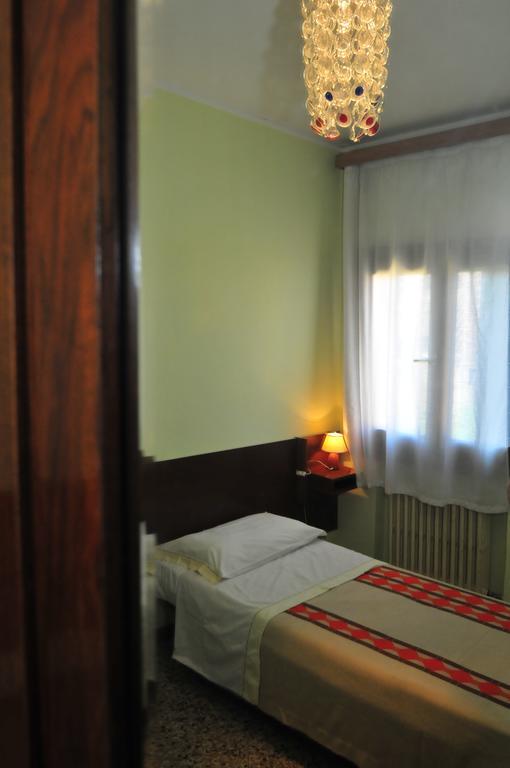 Eenpersoonskamer met Gedeelde Badkamer