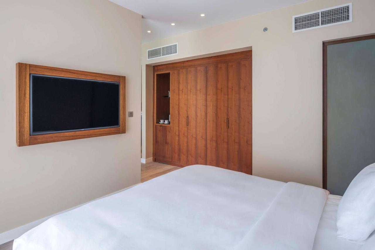Suite 1 Bedroom Balcony,1185425446:JPEG