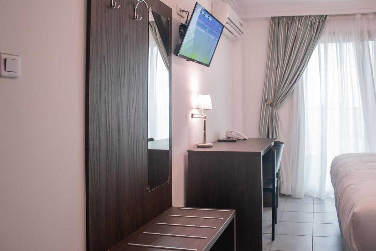 Standard Queen Room