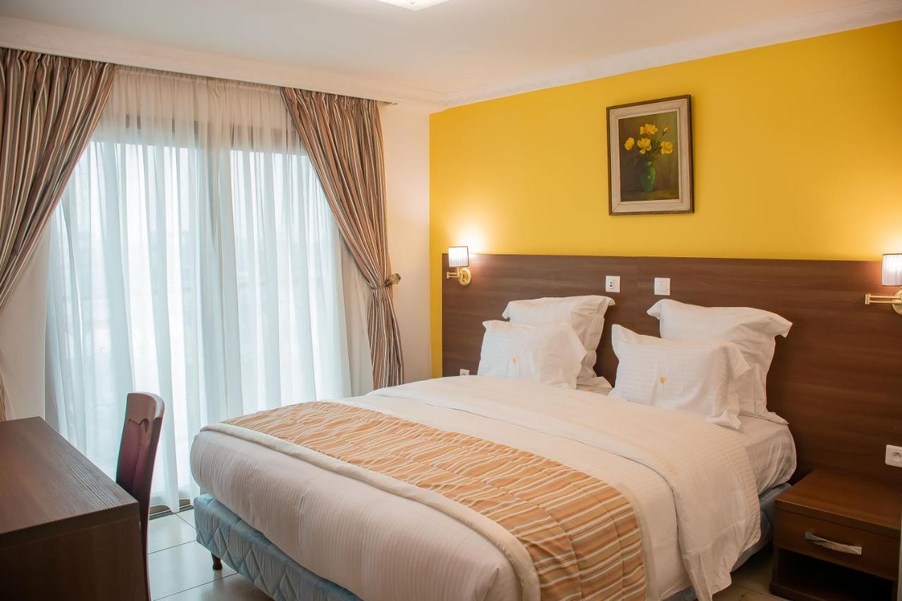 Standard Queen Room
