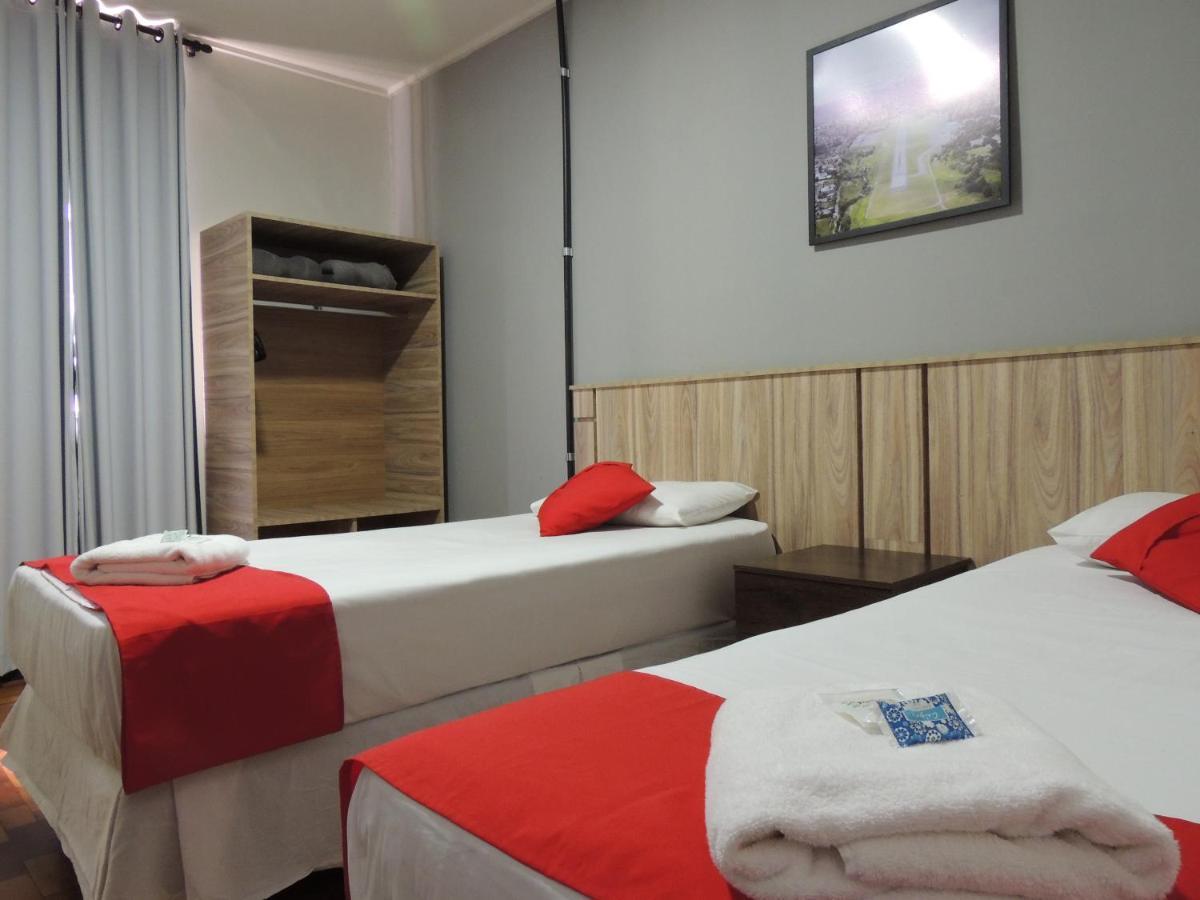 Quarto com 2 Camas de Solteiro