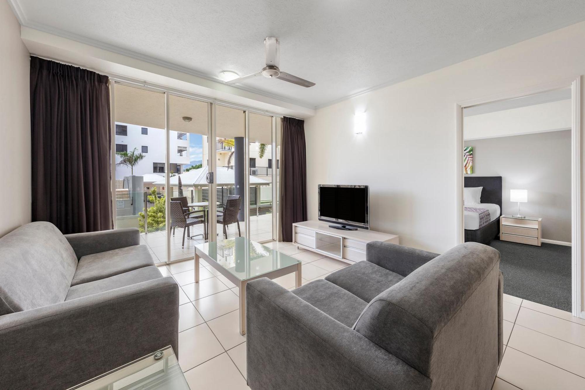 Executive One-Bedroom Apartment,1212490750:JPEG
