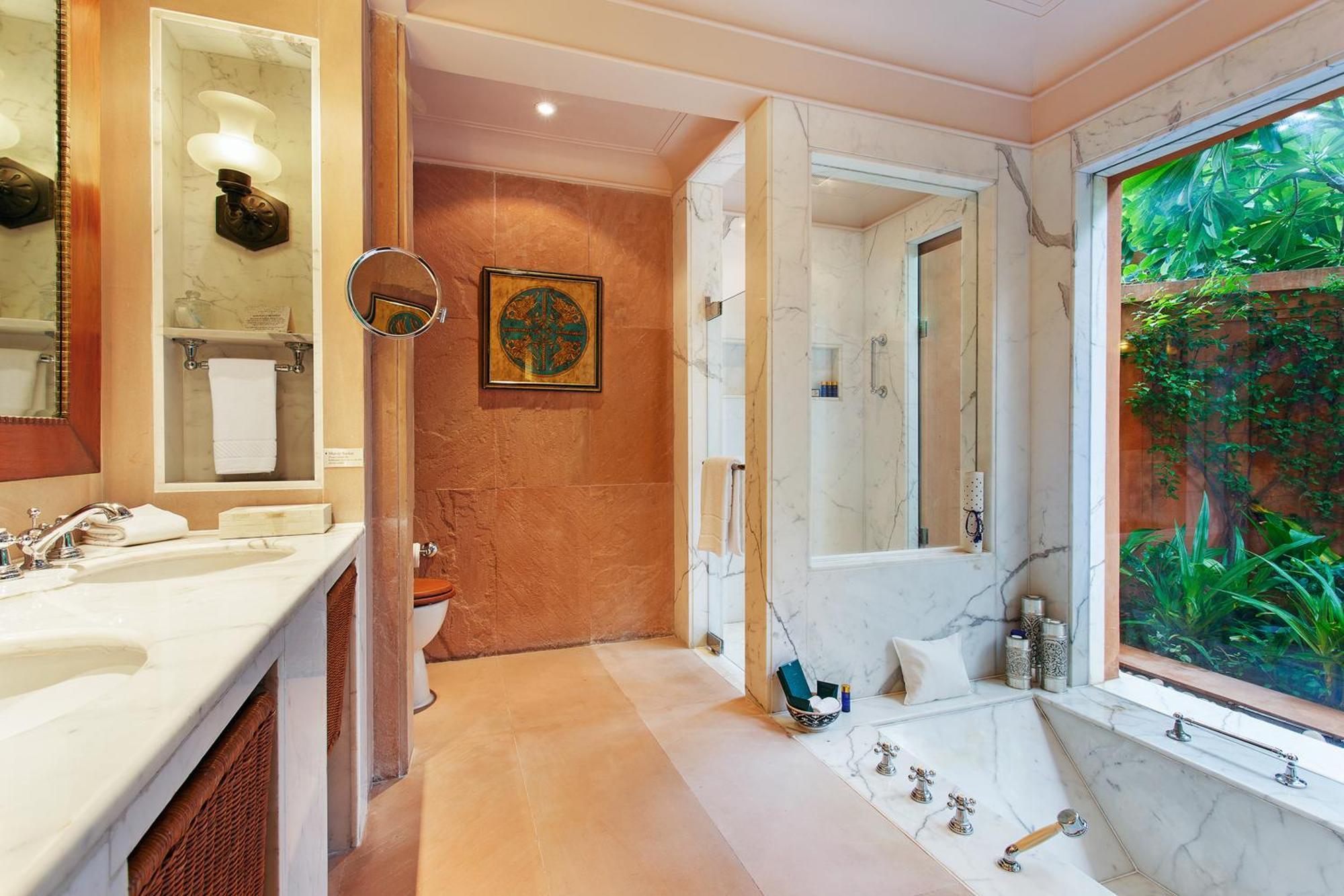 Luxe Villa met Eigen Zwembad en Vervoer van en naar de Luchthaven