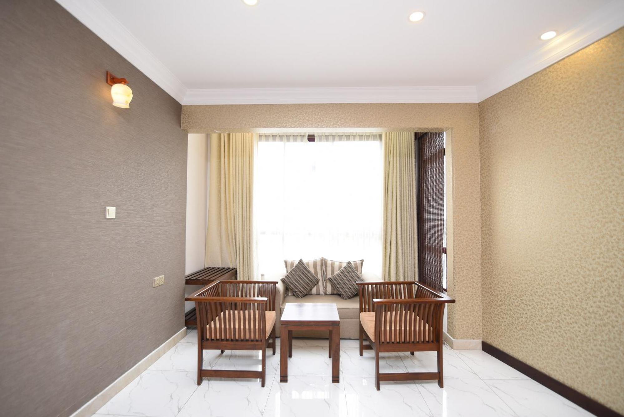 Family Suite with Street View