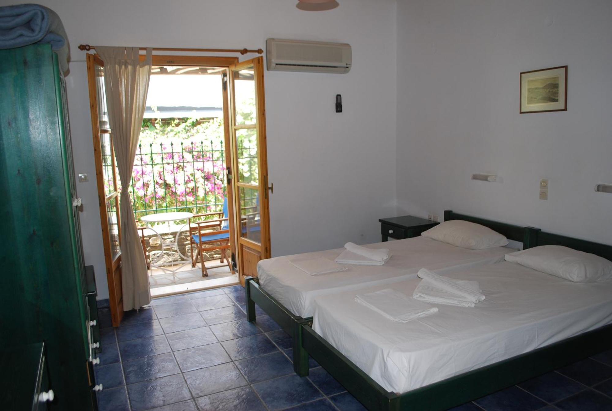Twin Room,1498635418:JPEG
