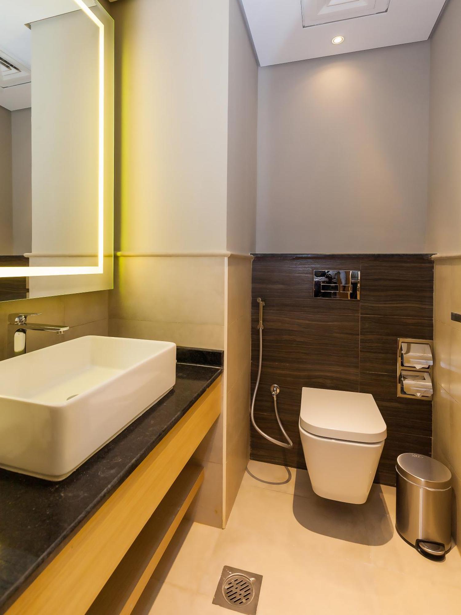 Connecting Room