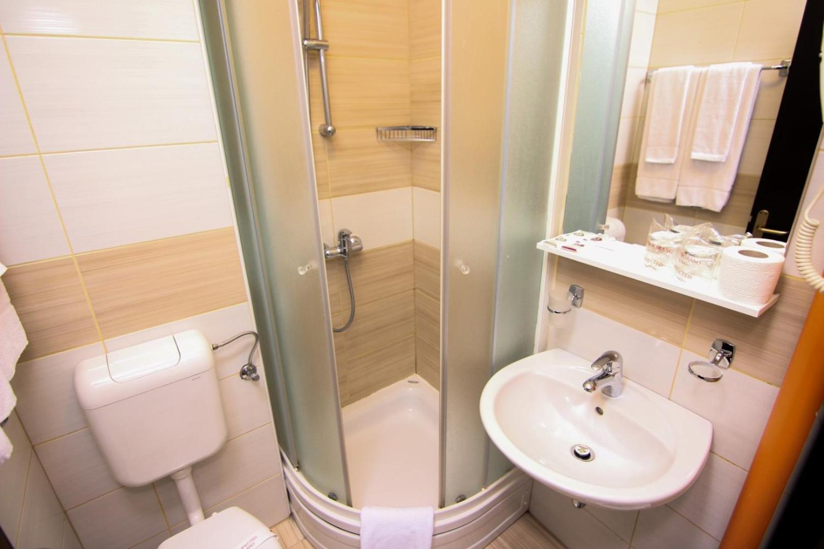 Economy Twin Room