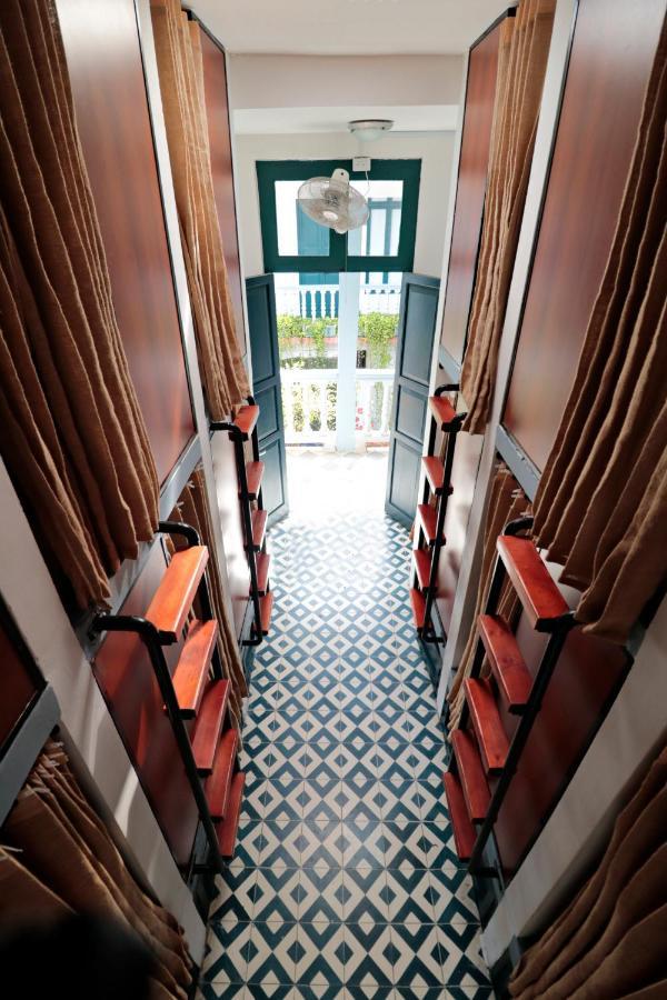 Bed 12 Bed Mixed Dormitory Room