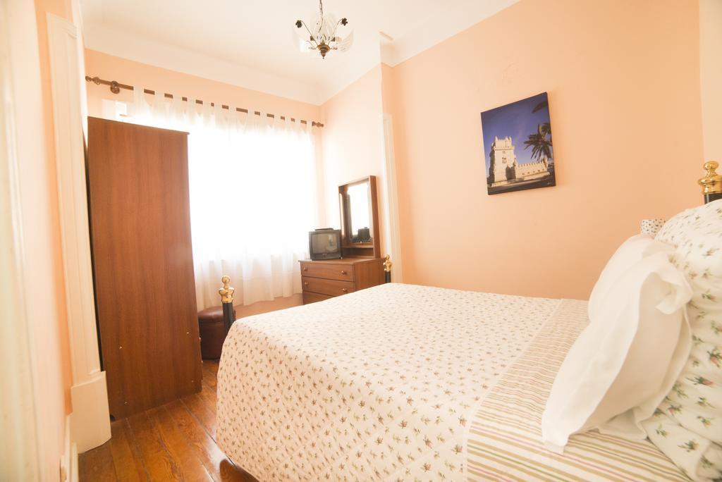 Camera Matrimoniale/Doppia con Letti Singoli con Bagno in Comune