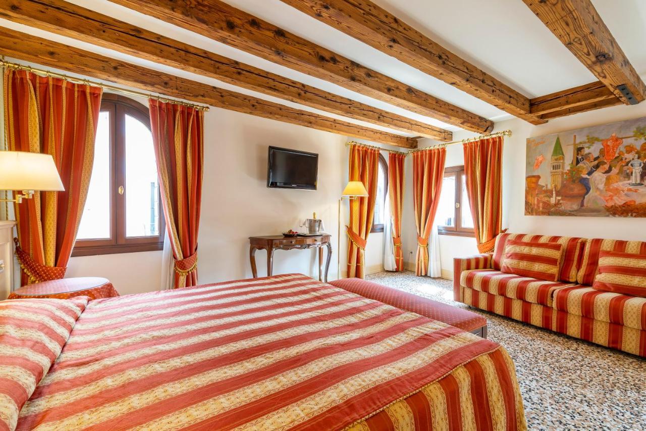 Quarto Deluxe com Cama de Casal ou 2 de Solteiro e Vista do Canal