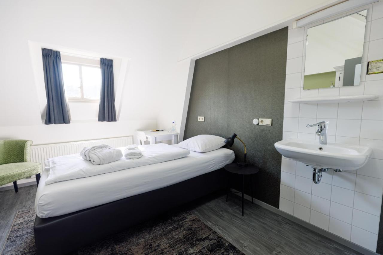 Habitación Individual con baño compartido