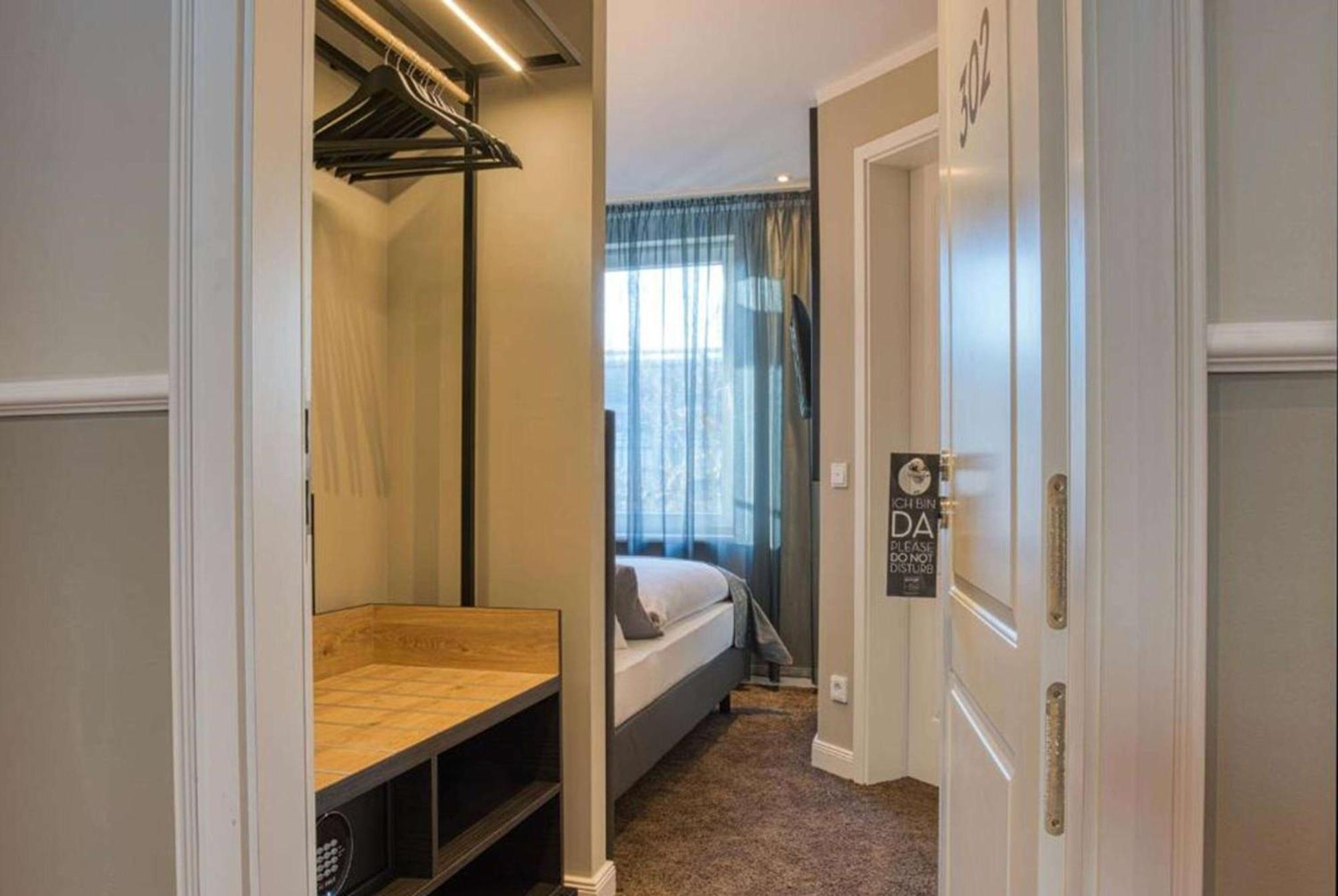 Standard Zimmer mit Kingsize-Bett