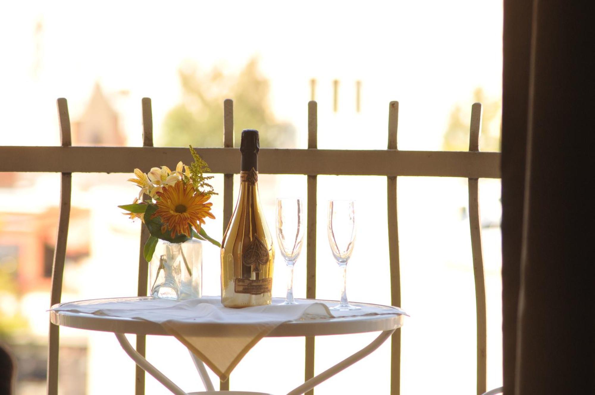 Classic King Room with Plaza View and Balcony,1449143602:JPEG