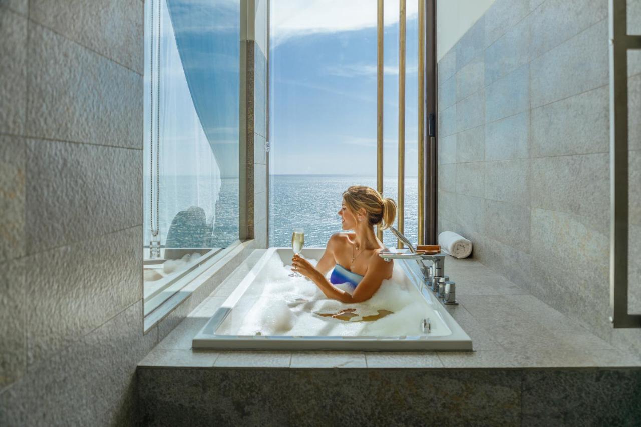 Deluxe Twin Sea View Room