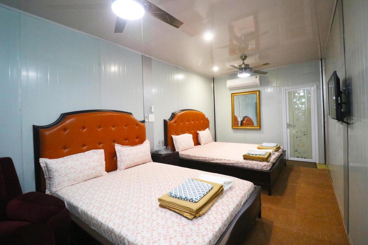 Deluxe Family Room