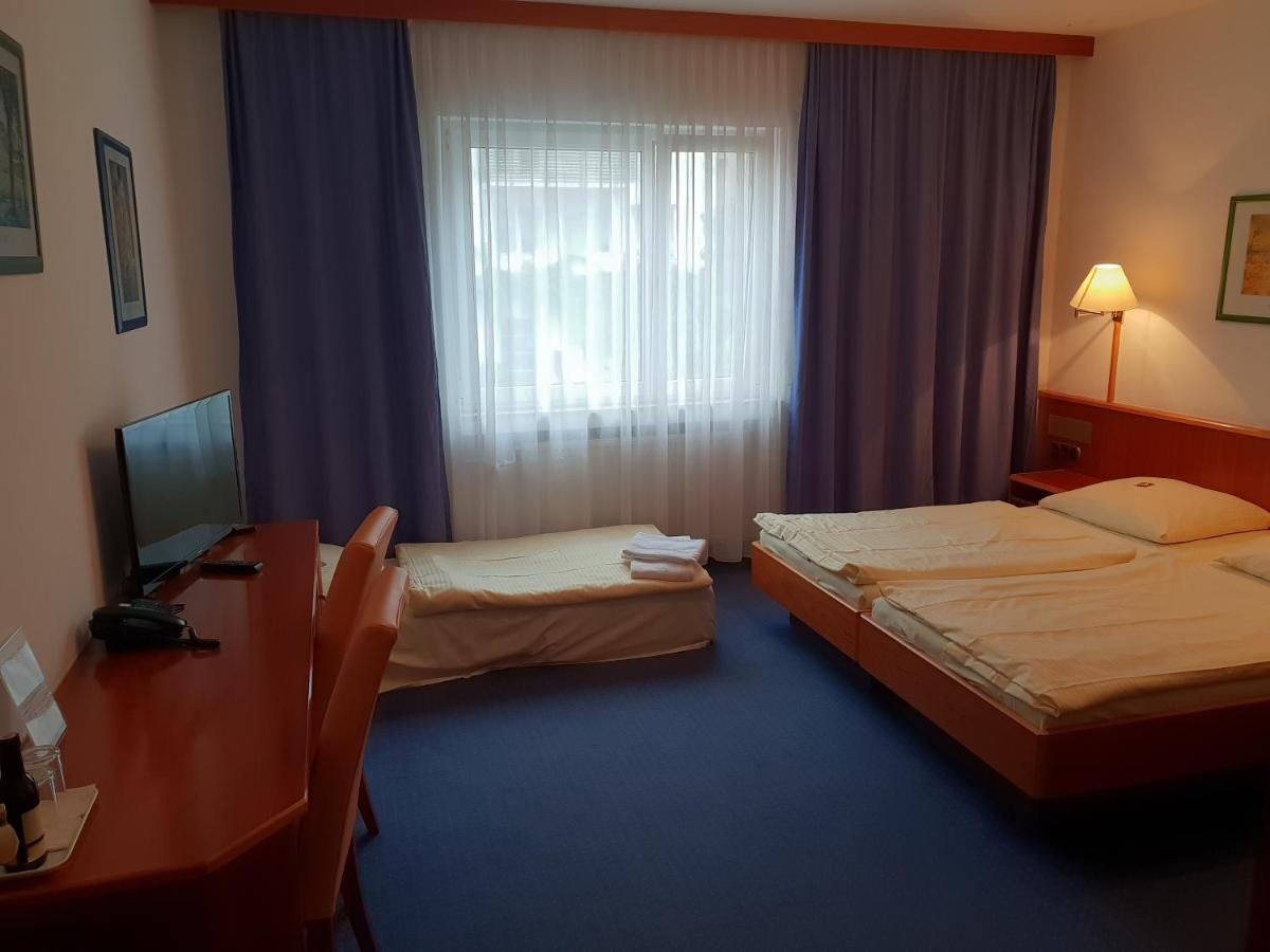 Driepersoonskamer met Eigen Badkamer