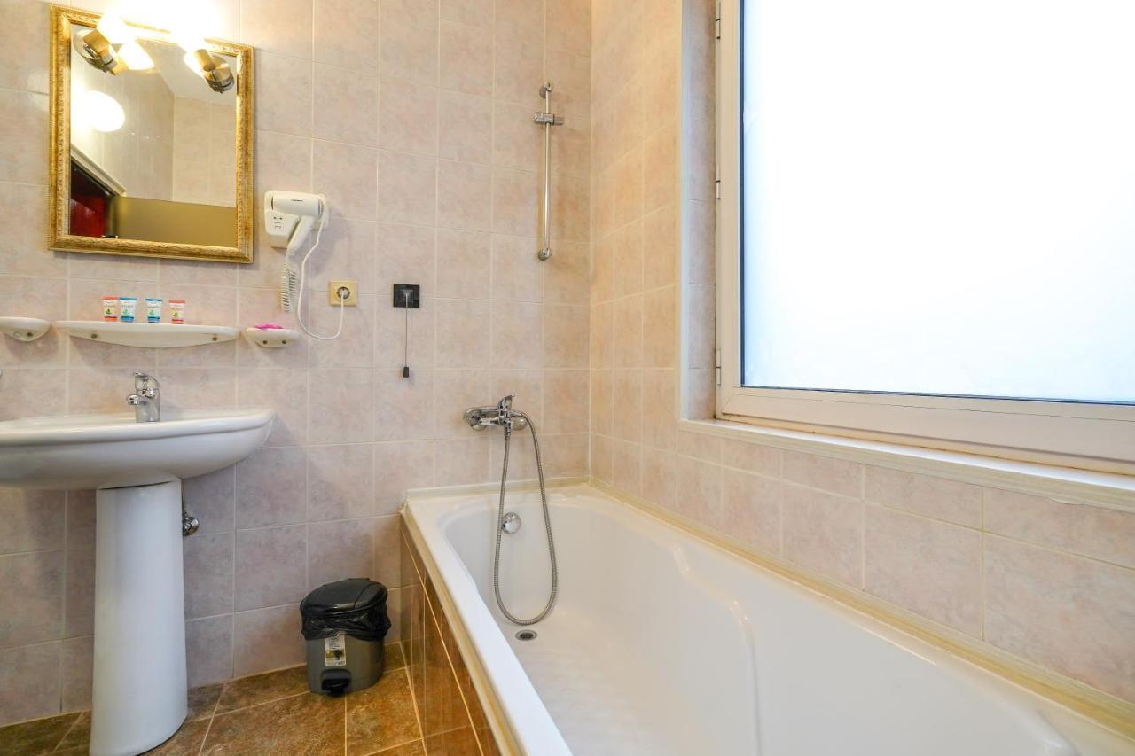 Suite Spa Access,1333125401:JPEG