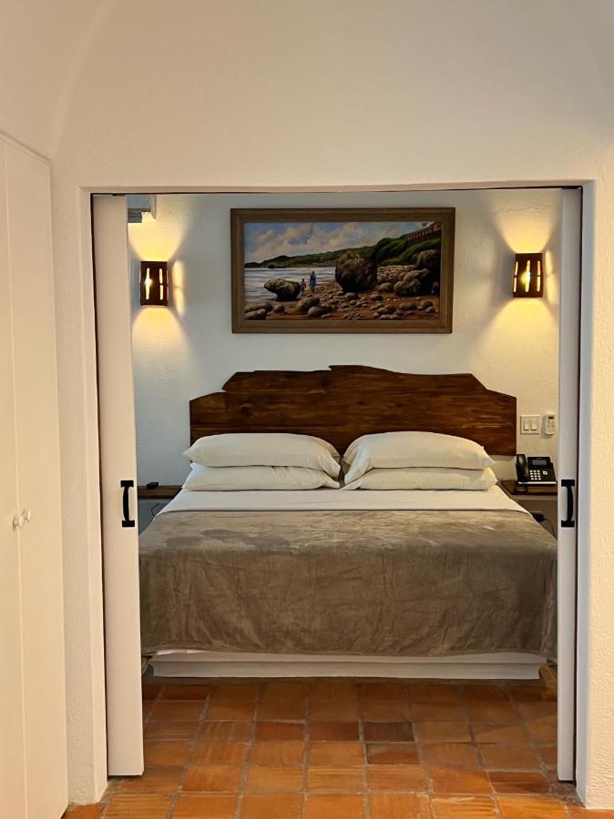 Oceanfront 1 Bedroom Apartment King