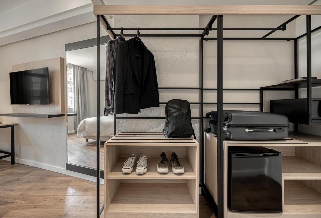 Standard Double - 1 Queen Bed