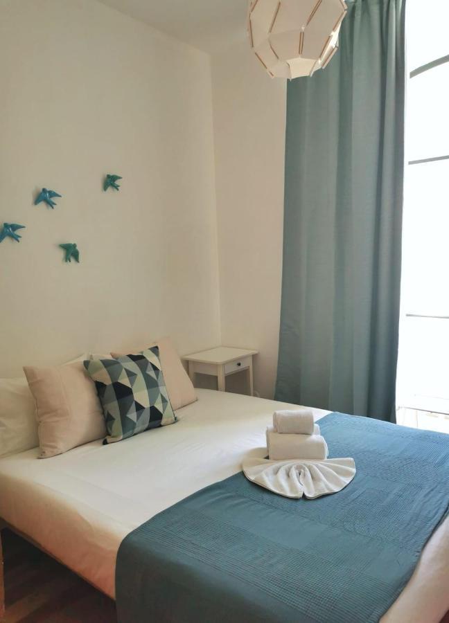 Quarto Duplo com Casa de Banho Partilhada - 3.º Piso