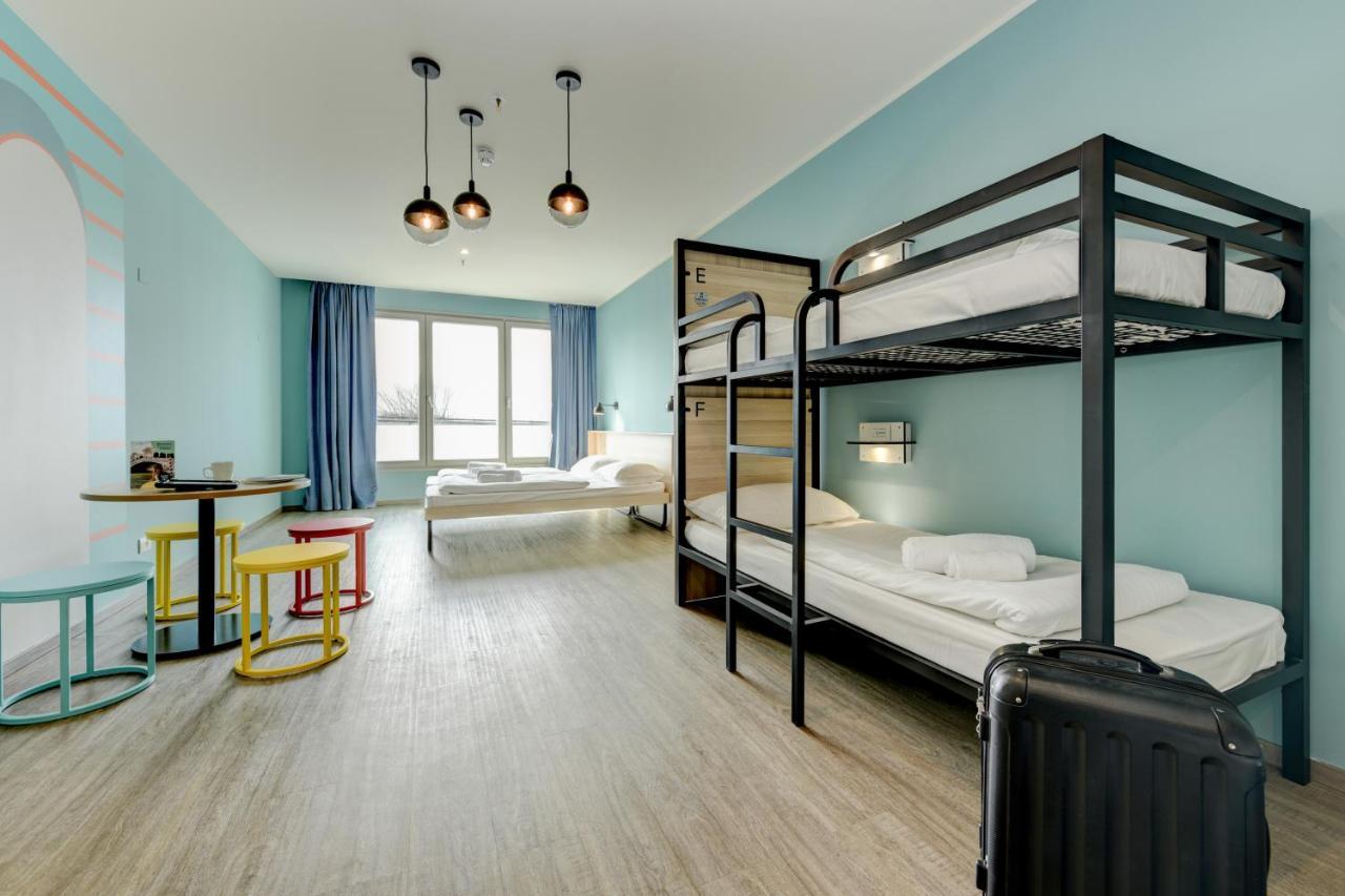 Bed 4-Bed Mixed Dormitory Room
