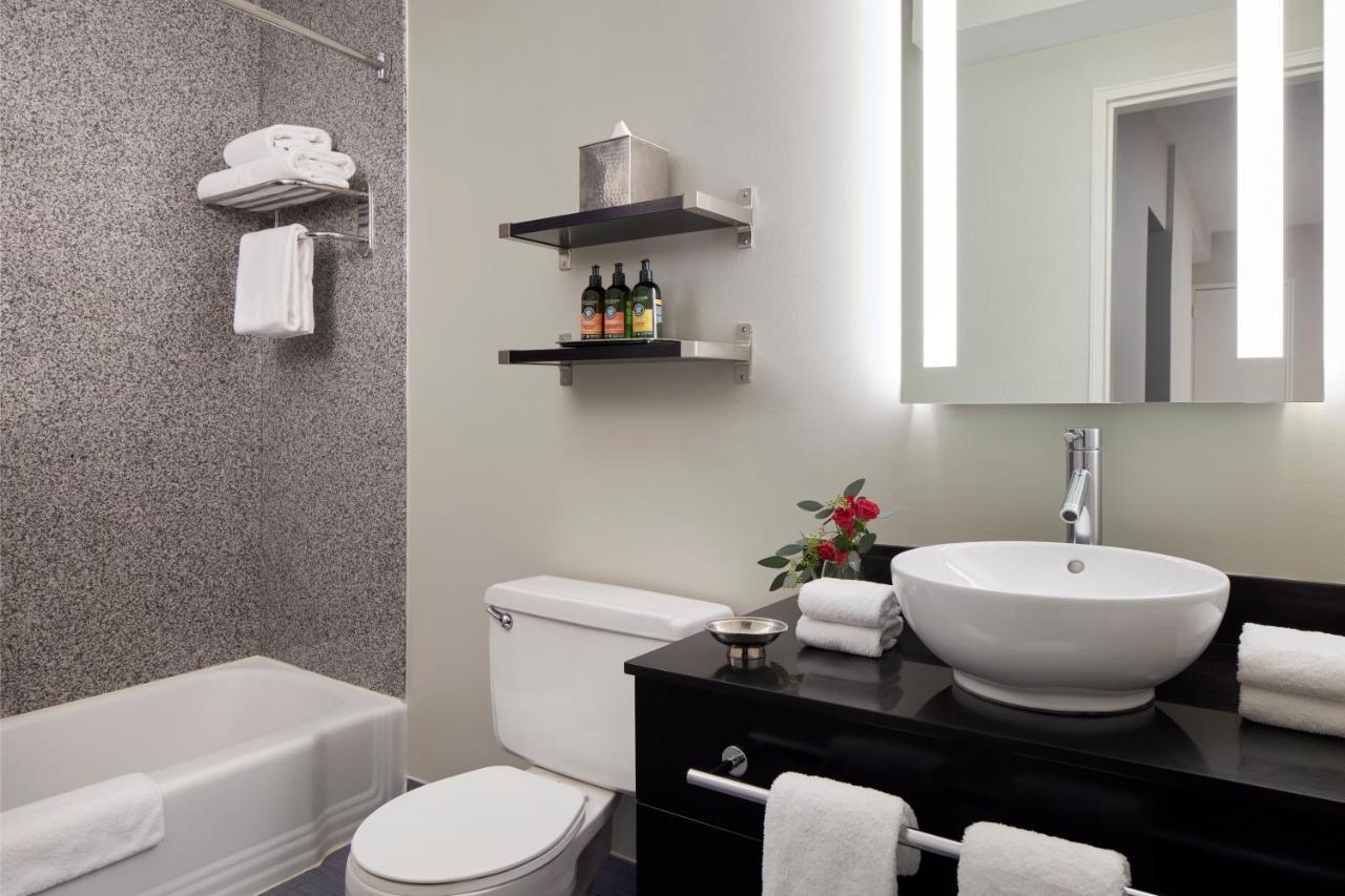 Suite de 1 dormitorio con zona de cocina