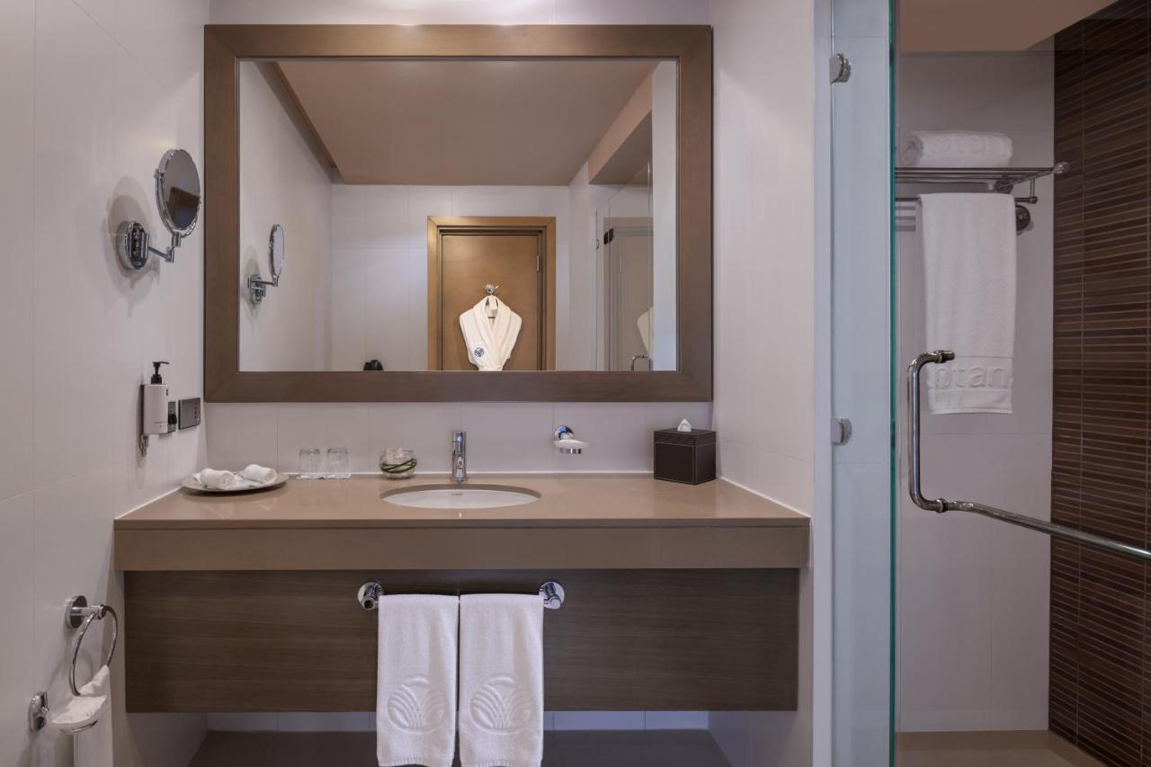Two Bedroom Apartment - Unlimited  03 Days Yas Theme Park Access for 3 Adults + Free 3 Kids  below 11 Years