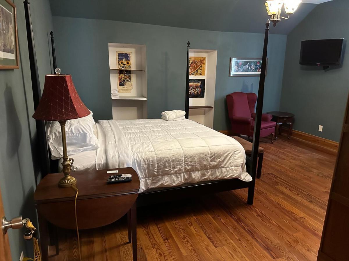 Standard Suite,1382507804:JPEG