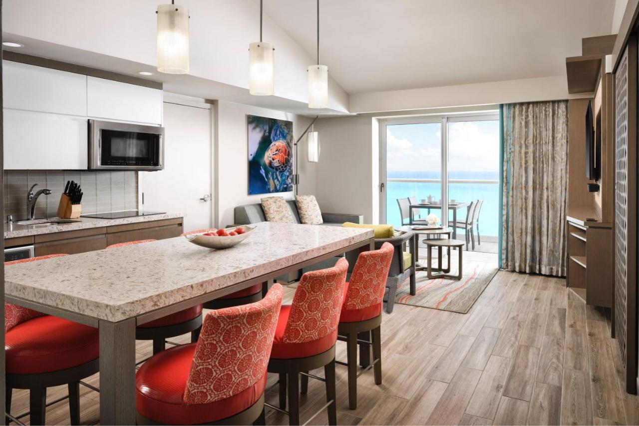 Two-Bedroom Villa with Balcony and Ocean View