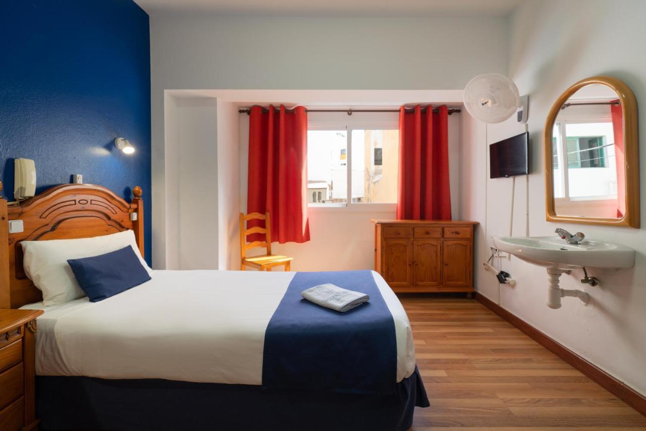 Single Room,1399930016:JPEG