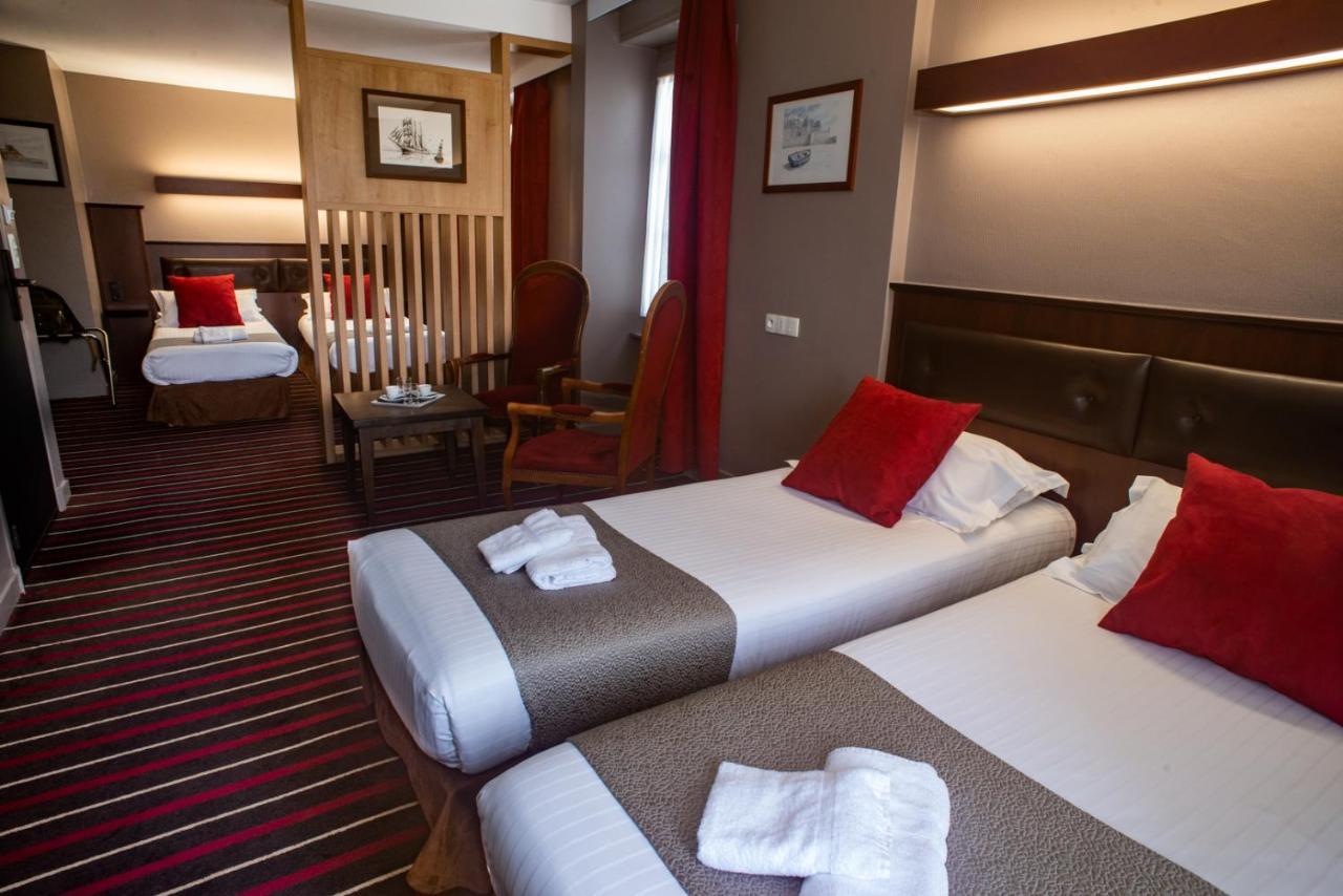 Chambre Quadruple Supérieure avec Vue sur le Château