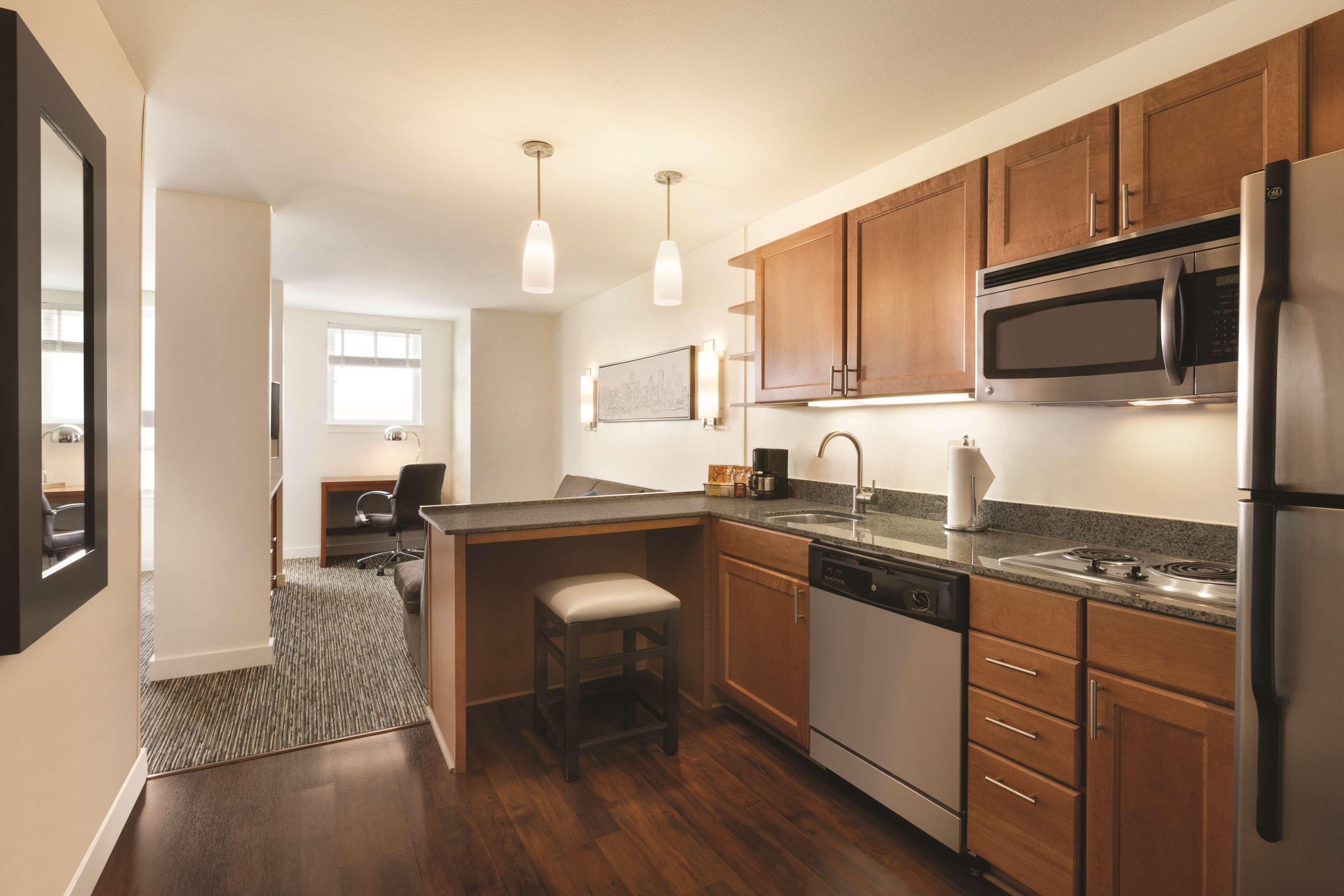 King Studio Suite