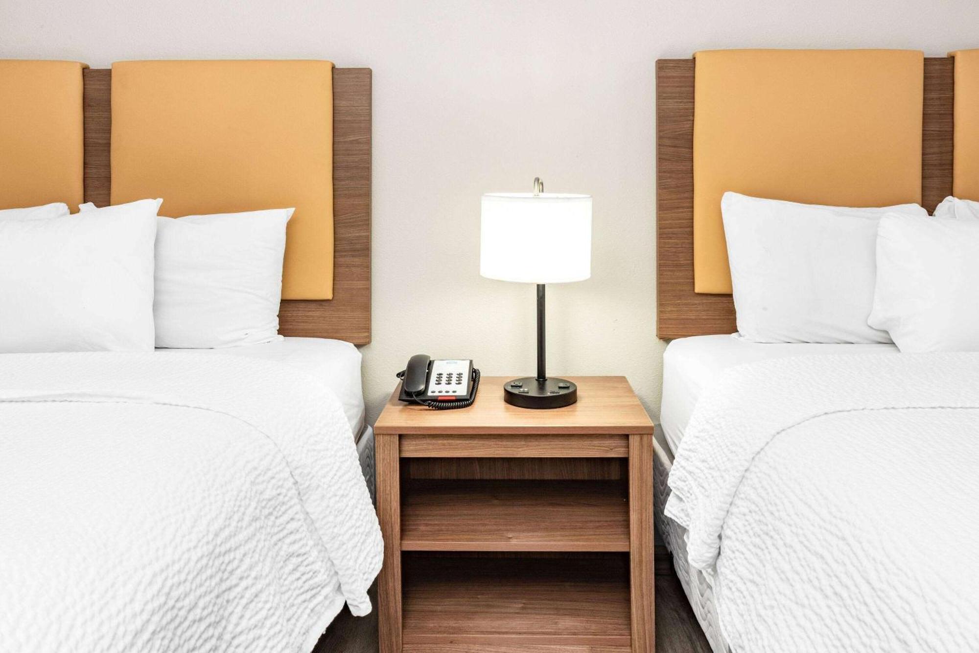 Queen Room Two Queen Beds Bath Tub Mobility Accessible or Non-Smoking,1291784290:JPEG