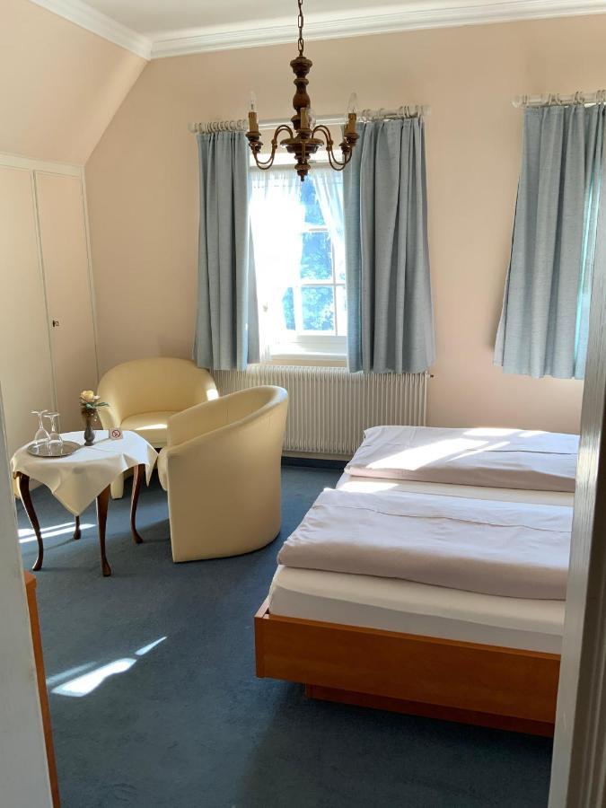 Double Room,1461137305:JPEG