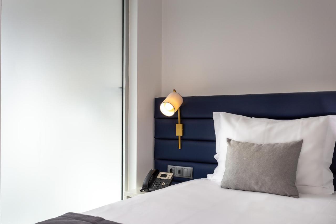 Single Room,1469047055:JPEG