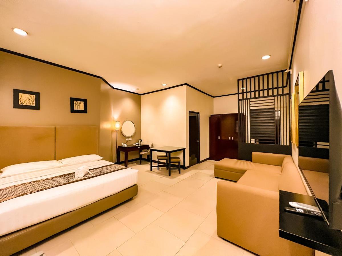 Deluxe King Room