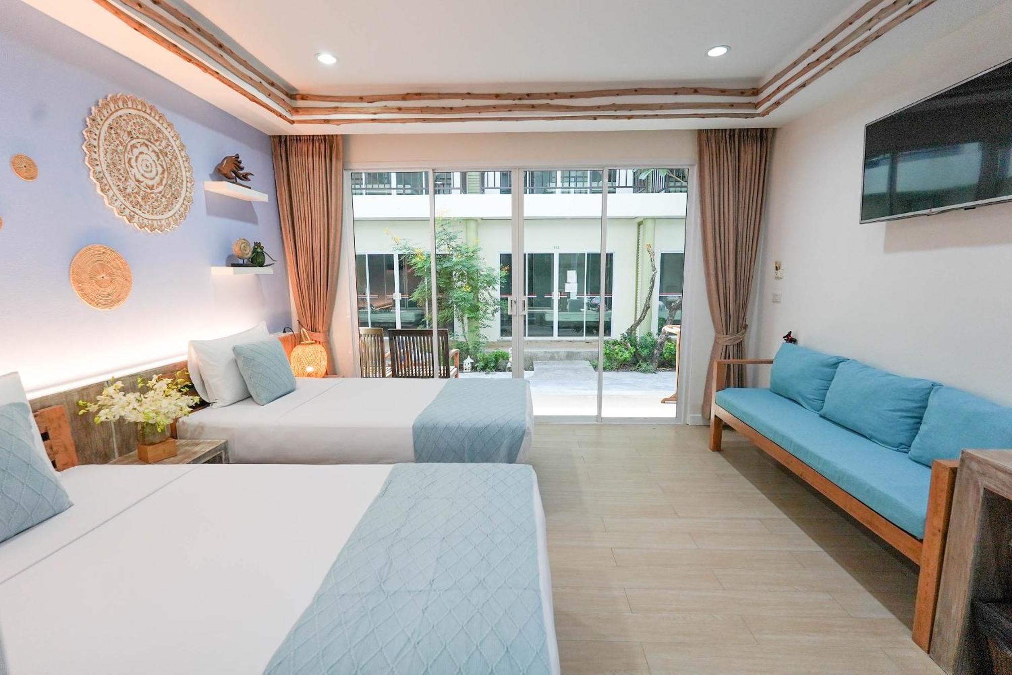 Premier AB5 Twin Room